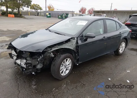 2025 Toyota Camry Le z USA, uszkodzony, nr VIN 4T1DAACK3SU179529